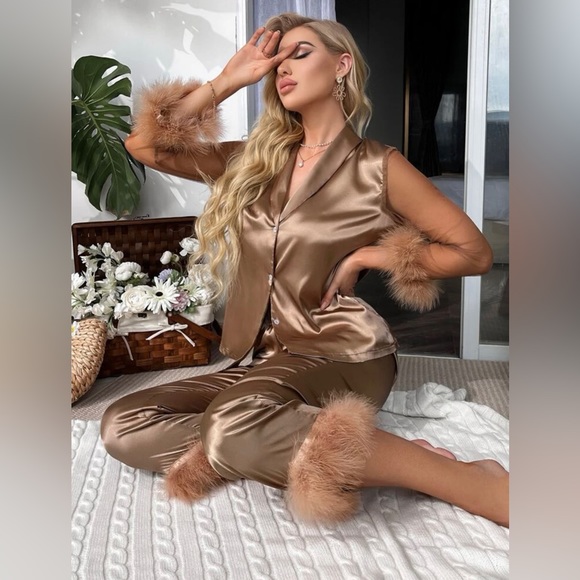 Fuzzy Trim Mesh Panel Shawl Collar PJ Set - Picture 3 of 8